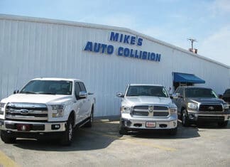 Mikes Auto Collision Panama City Building